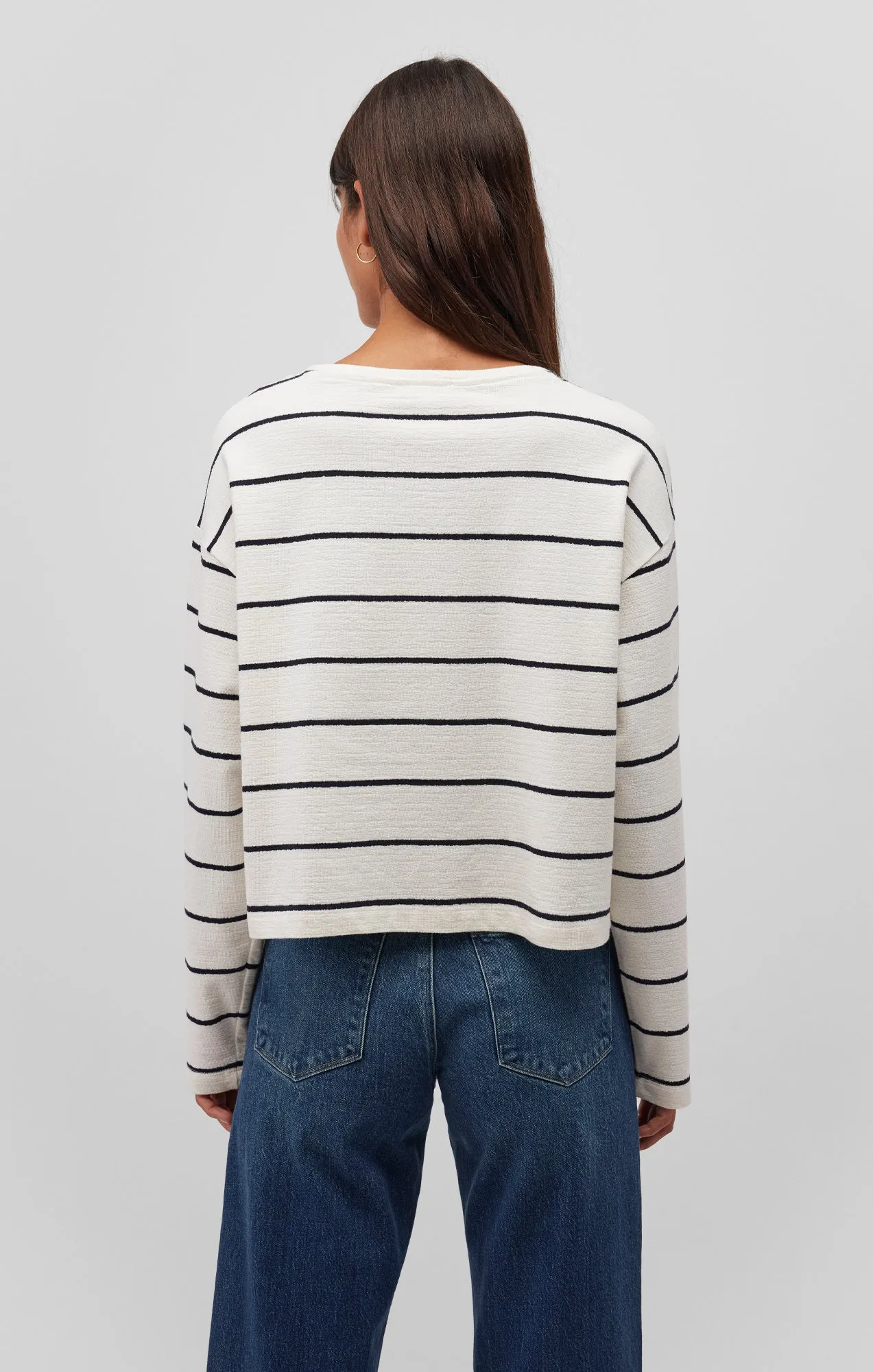 BOAT NECK SWEATER IN DRESS BLUE STRIPE