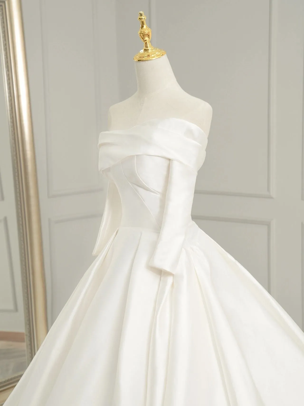 Simple  Ball Gown Silk Wedding Dress with Sleeves