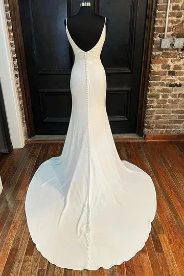 Simple Cow Neckine Silk Mermaid Wedding Dress